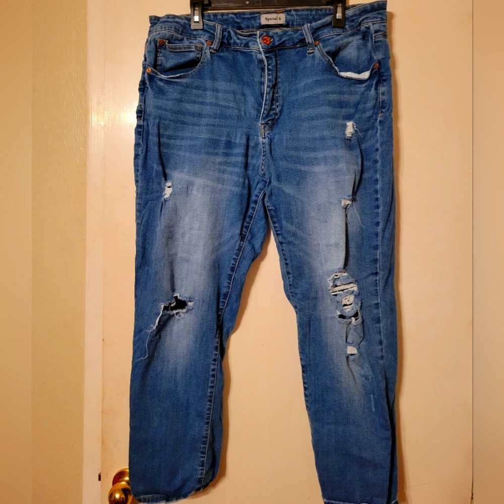 Super distressed, Special A plus size jeans